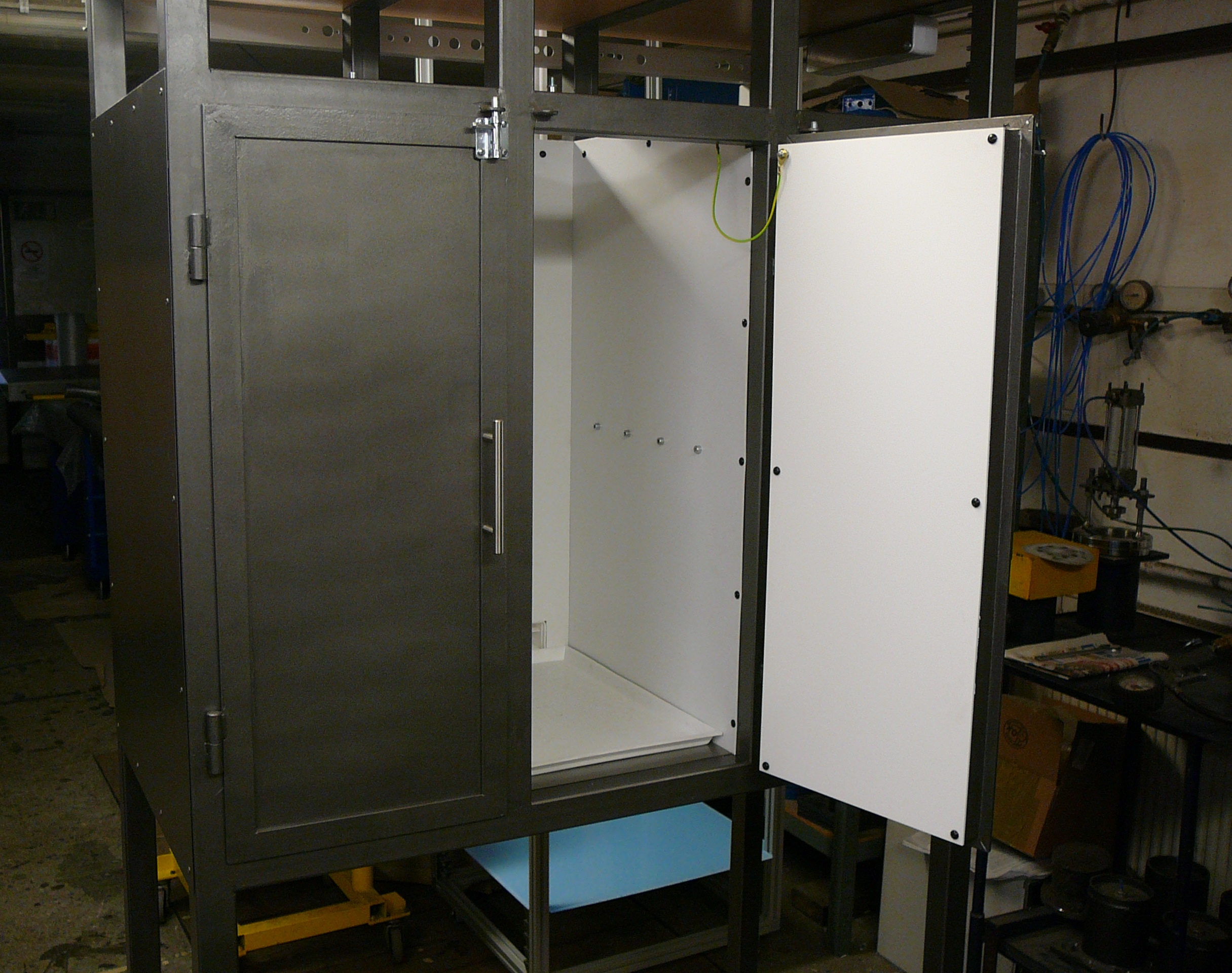 Laboratory Rackmount, Massive Worktable, Faraday Cage